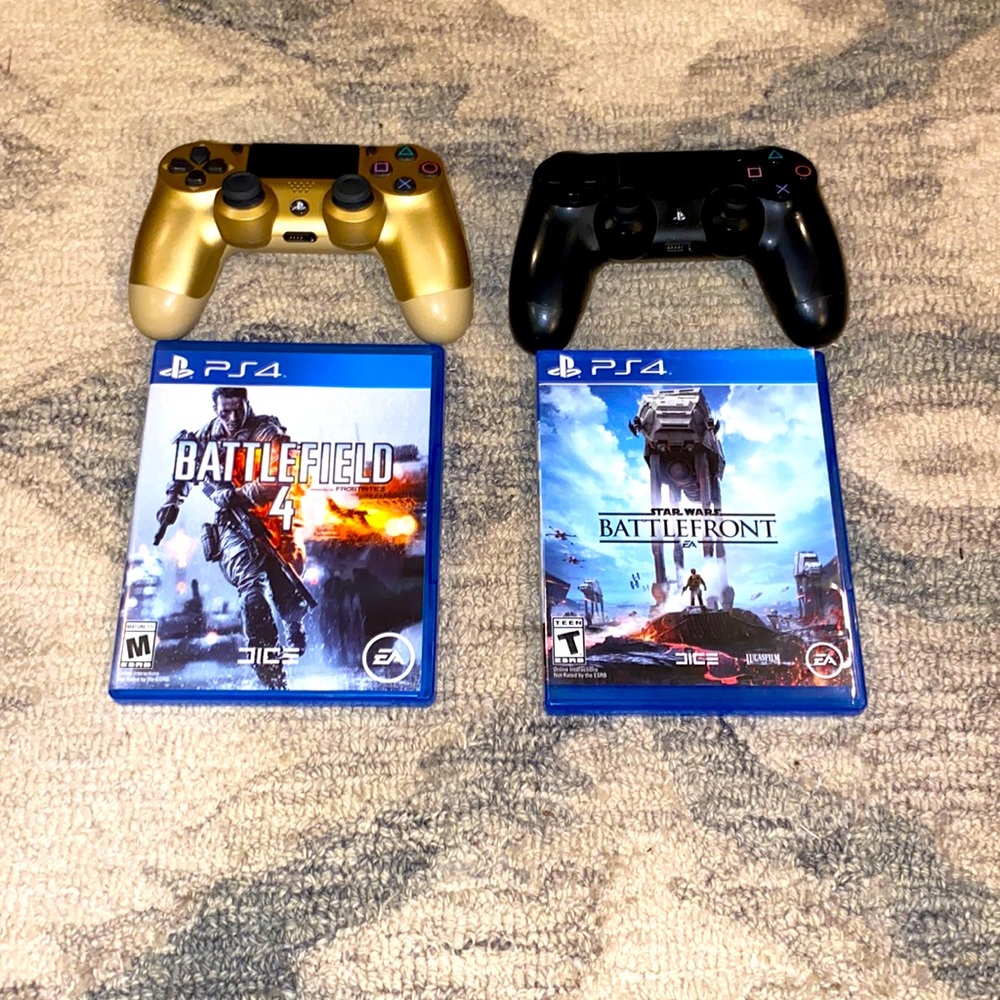 🖤2 PS4 controller💛